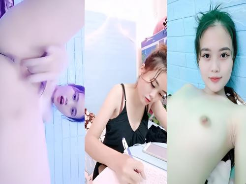 Gadis itu sedang belajar dan menjadi terangsang... Gadis itu sedang belajar dan menjadi terangsang...