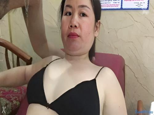 Kakak, tolong hisap penisku Kakak, tolong hisap penisku